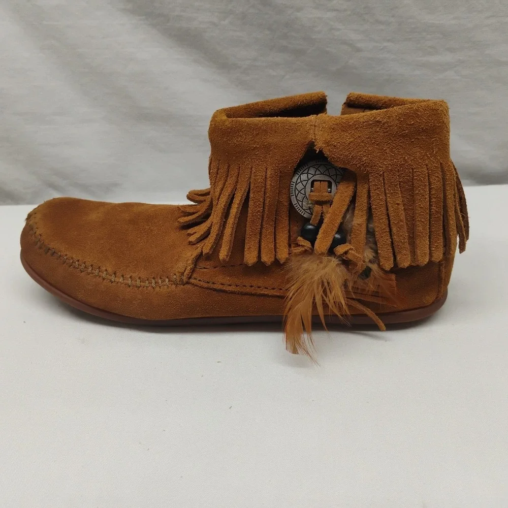 Minnetonka 6.5 Concho Ankle Boots Fringe Native Moccasins Boho Western Bead Boot